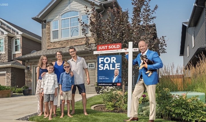 Justin Havre working with real estate client
